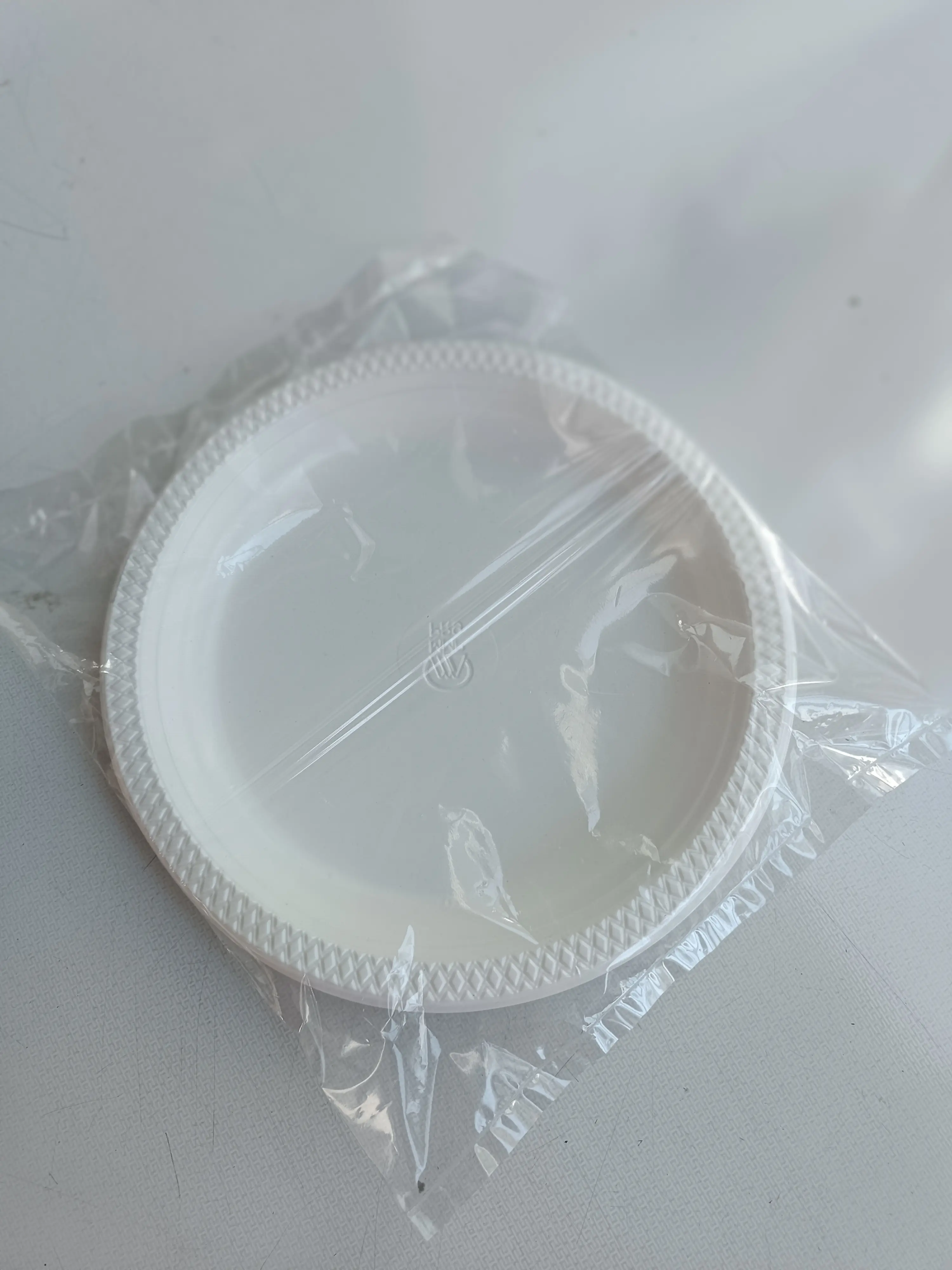 Piring Plastik 